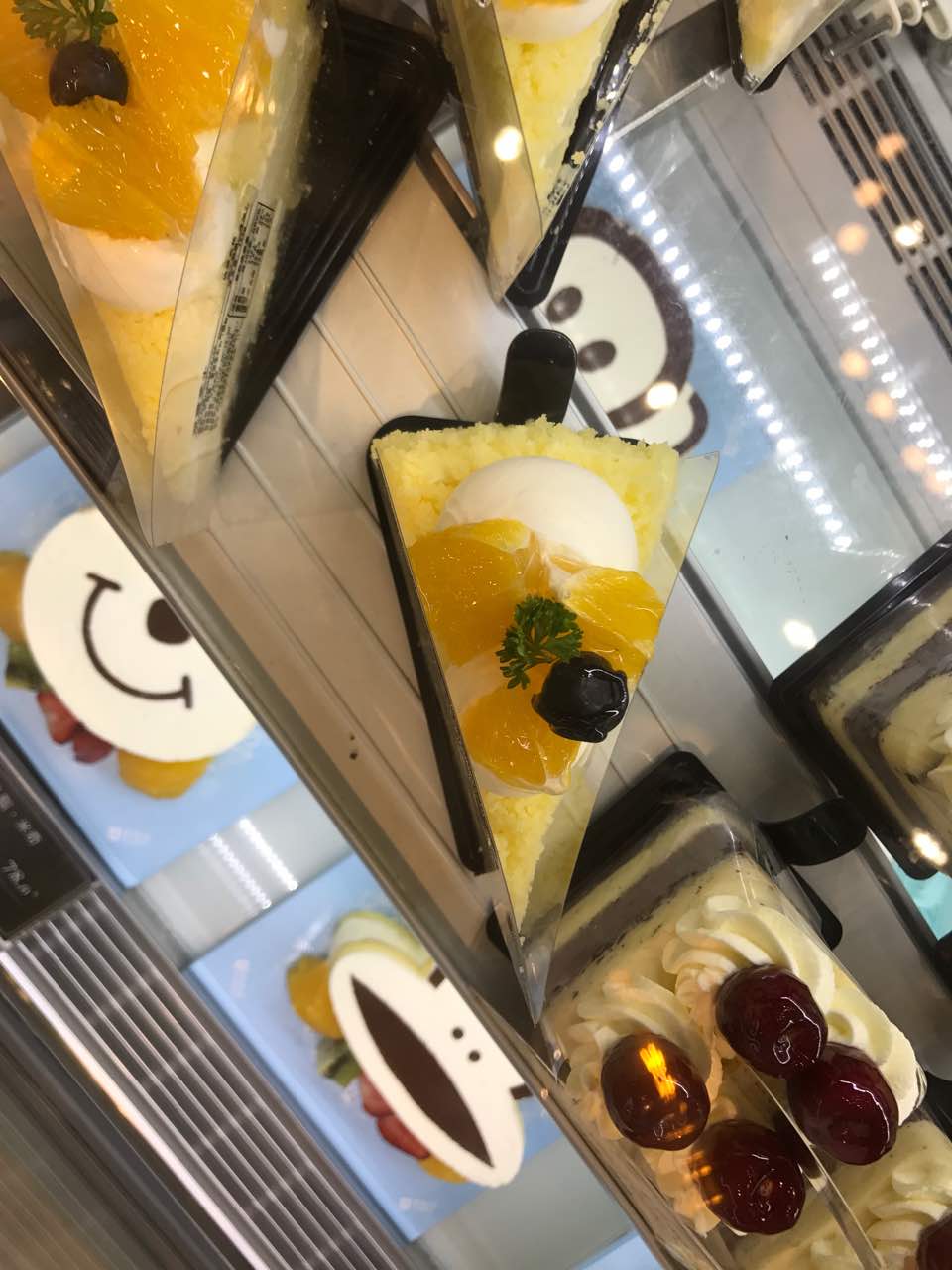 2022优美滋(繁昌店)美食餐厅,优美滋这两款蛋糕味道好极了.