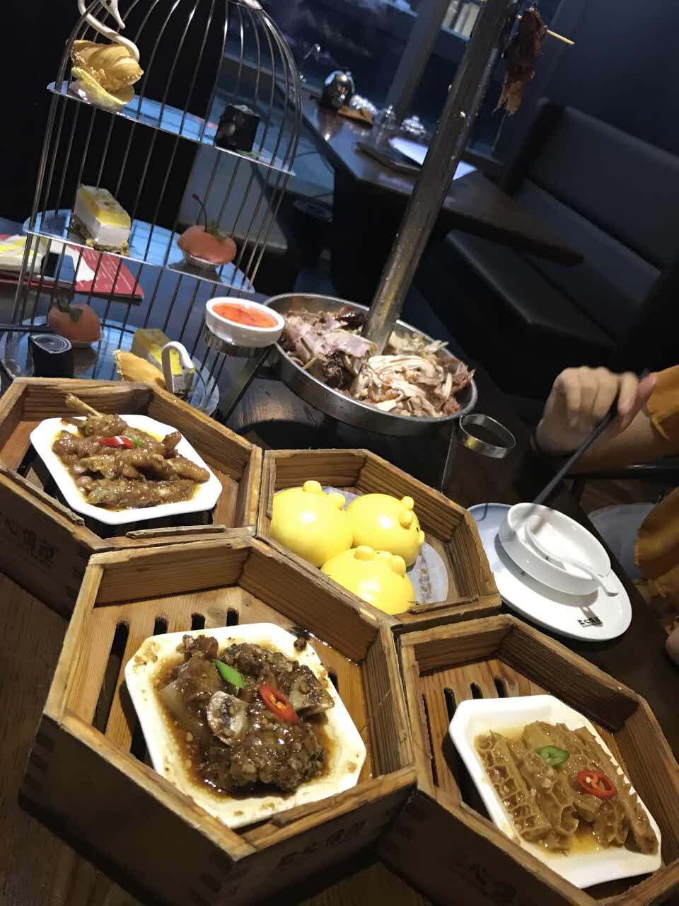 镇江苏宁广场美食六楼图片