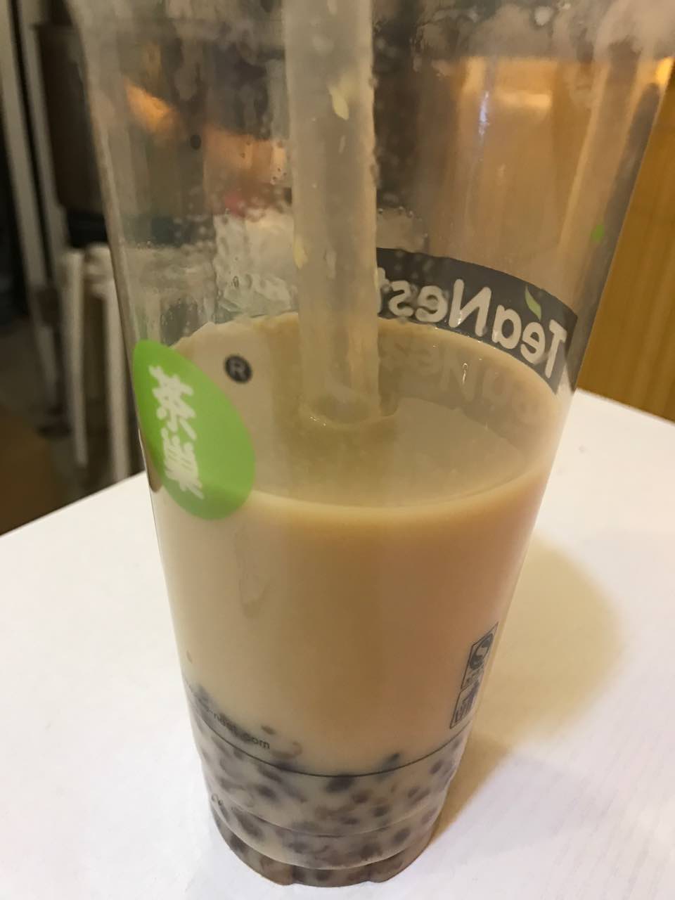 味道真的不錯喔 這次點了一杯紅豆奶茶 和一個手抓餅 