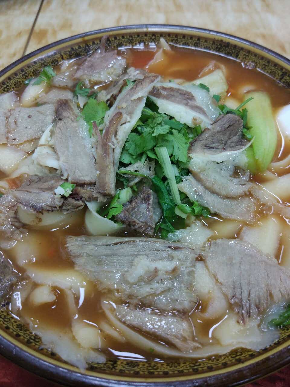 in2****1287 门口的小店,第一次来吃,羊肉刀削面看相很好,口味也不错