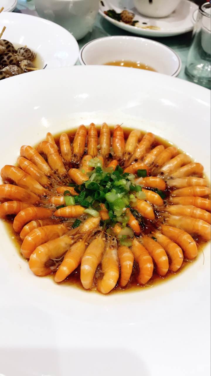 有点小贵,风景区门口停车免费很方便,东坡肉很赞,小店必点!