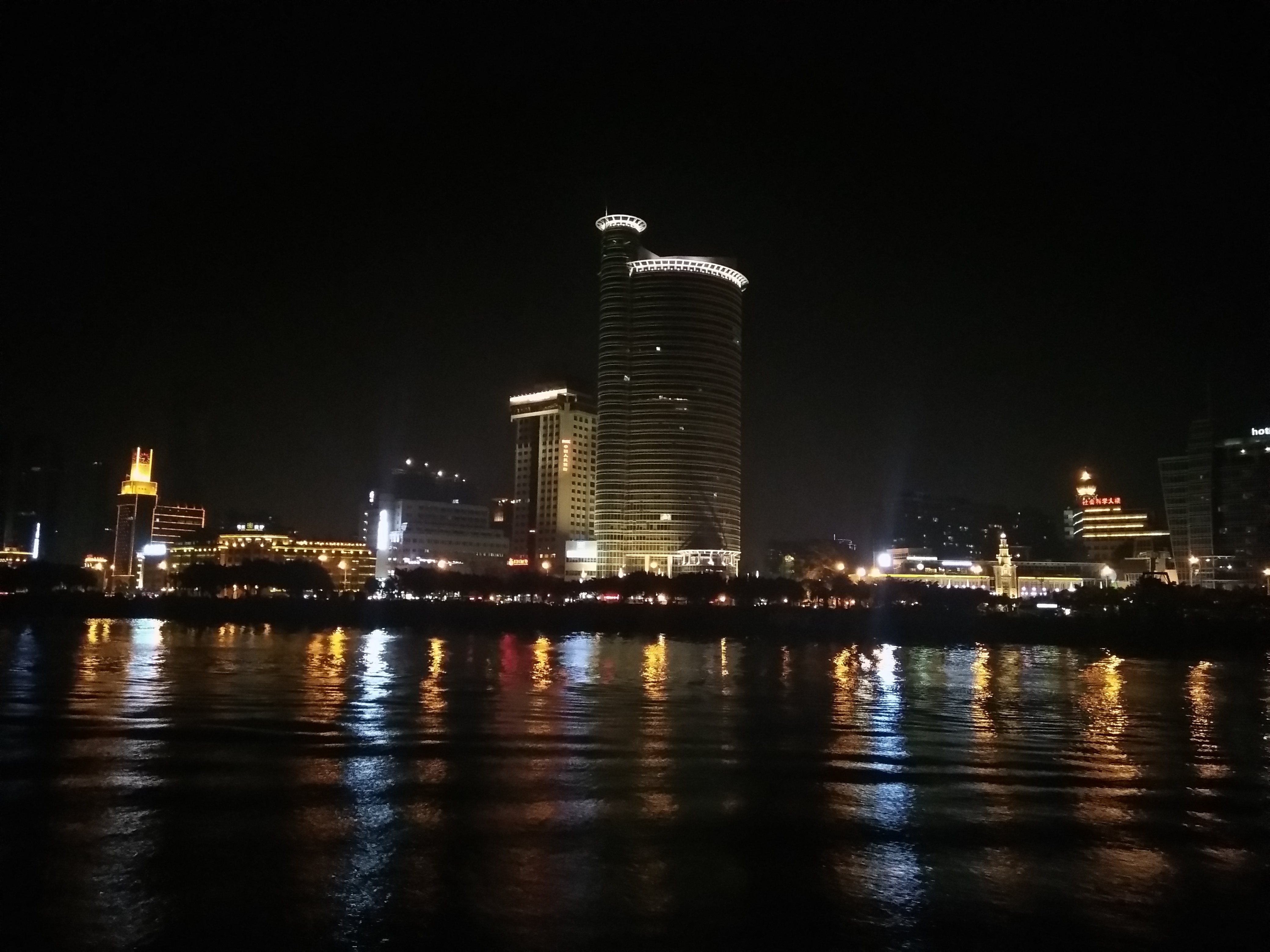 环岛路 厦门大学 曾厝垵 南普陀寺 白城沙滩 铁路文化公园包车一日游