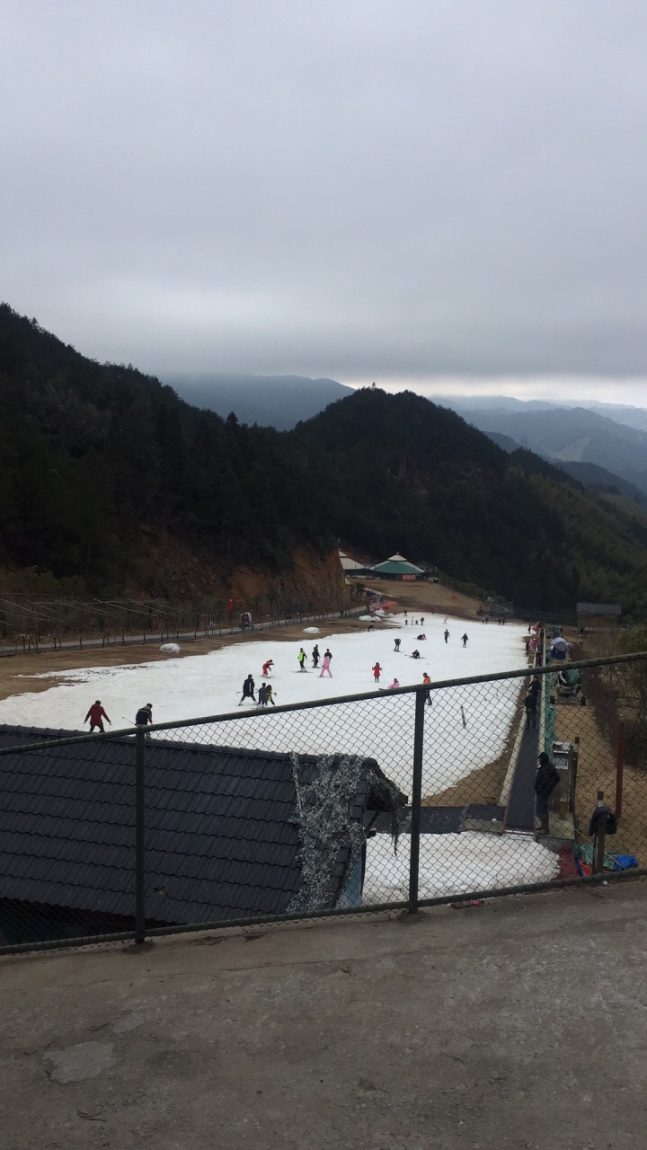 绿水尖滑雪场图片