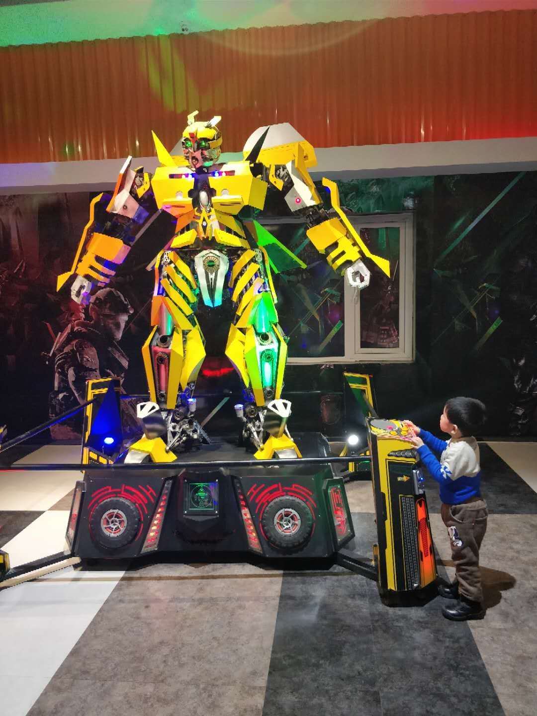 2022robo星球机器人主题乐园玩乐攻略,.合孩子玩 镜子迷宫给困里.