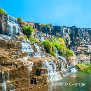庞卡尔瀑布旅游景点图片