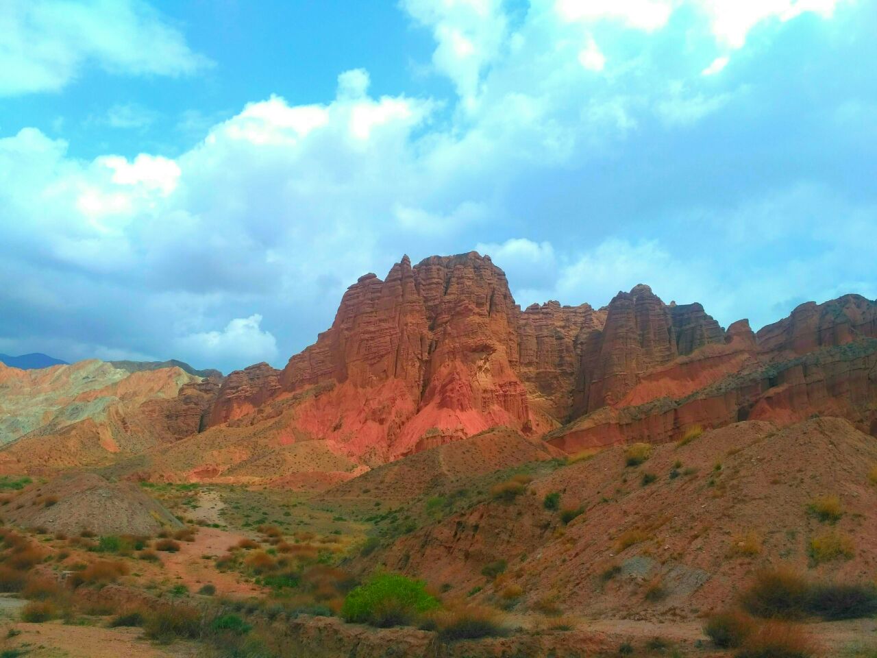 贵德国家地质公园阿什贡七彩峰丛景区