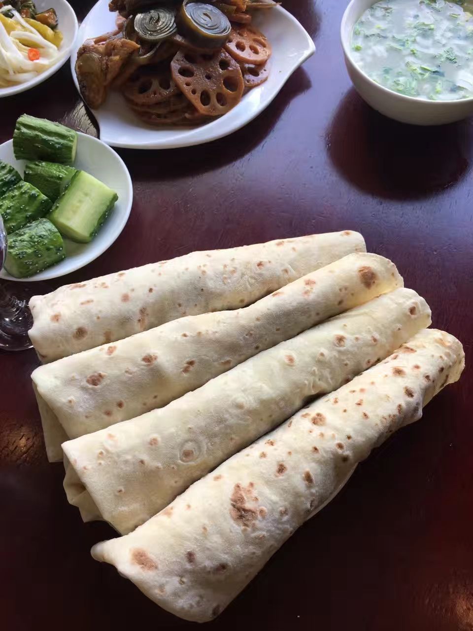 潍坊朝天锅是一道传统名菜源于清代乾隆年间的民间早市