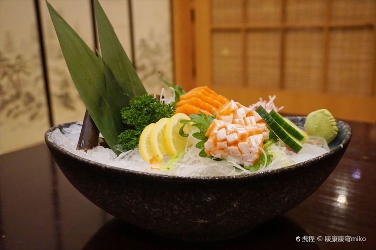 北京松子日本料理 亮马桥店 攻略 松子日本料理 亮马桥店 特色菜推荐 菜单 人均消费 电话 地址 菜系 点评 营业时间 携程攻略