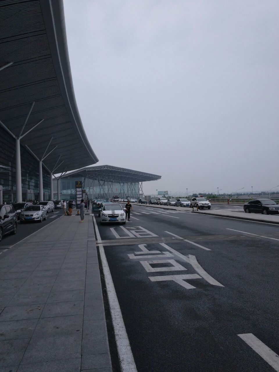 天津滨海国际机场4F图片