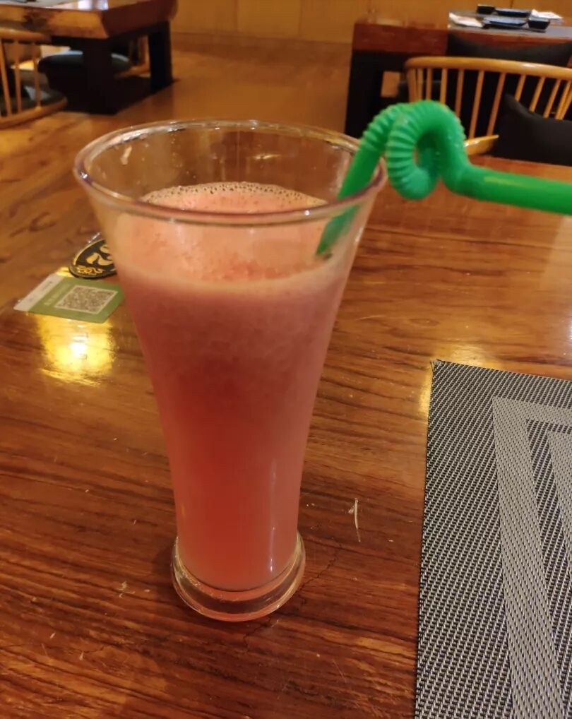 松鱼亭在师惠坊美食街的中段招牌还是很显眼的真的