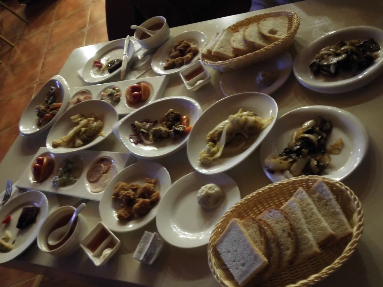 2023套娃景区西餐演绎玩乐攻略,草原是那么美好,被这种商业.