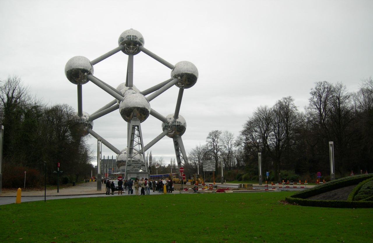 比利時－匠心獨具的原子球塔，耀眼布魯塞爾。 - 旅遊、時尚、文字、攝影 - udn部落格