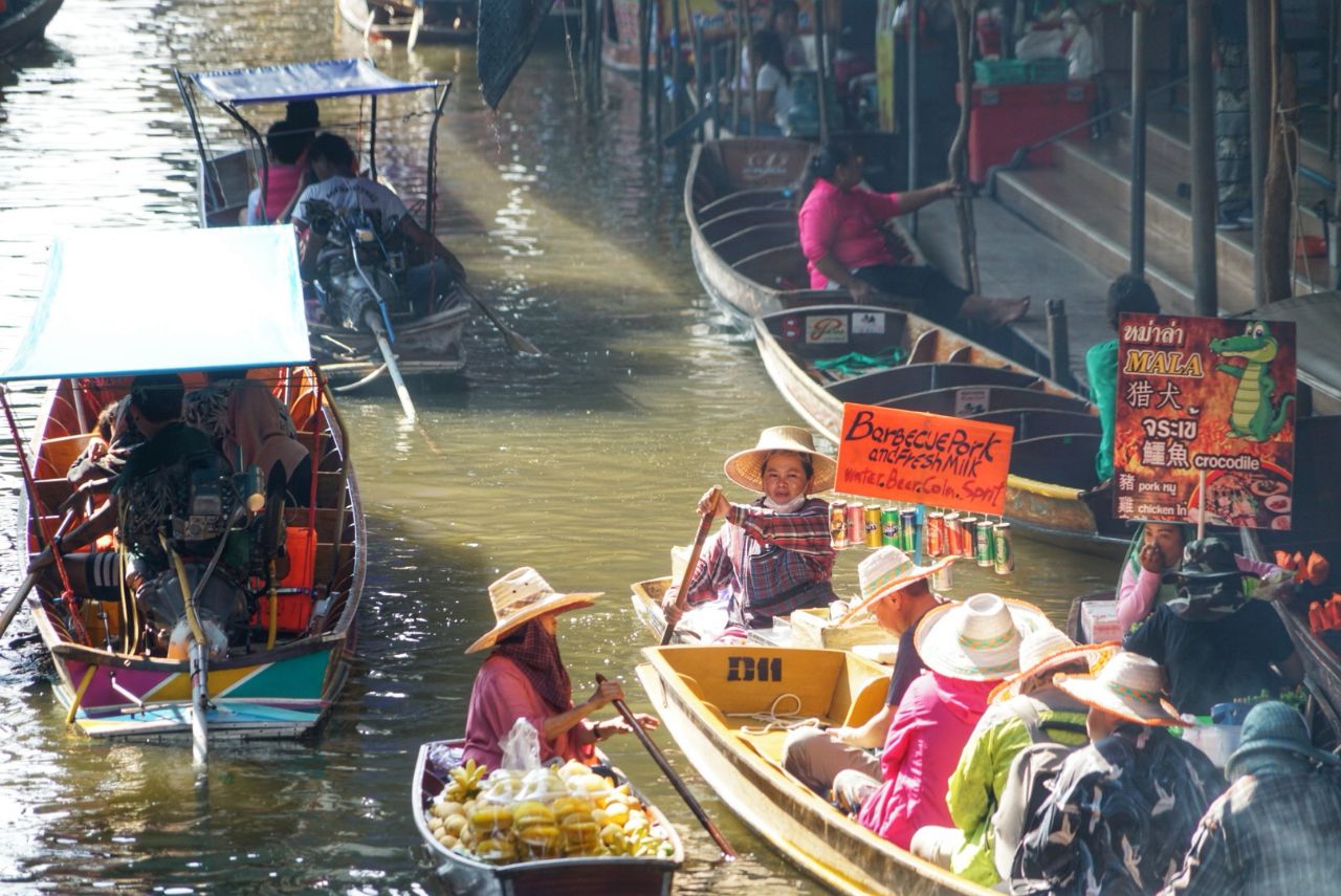 泰国第一个水上市场丹嫩沙多，即使一百五十多年仍然质朴好客__凤凰网