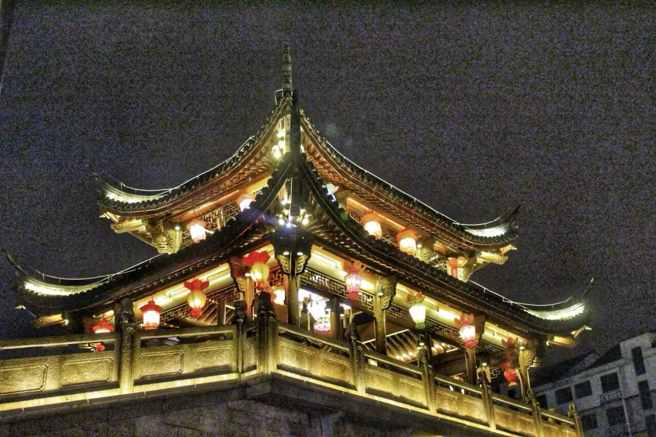 海寧1日遊:迷人的南關廂古街與鹽官旅遊度假區/觀潮勝地公園的悠閒時光
