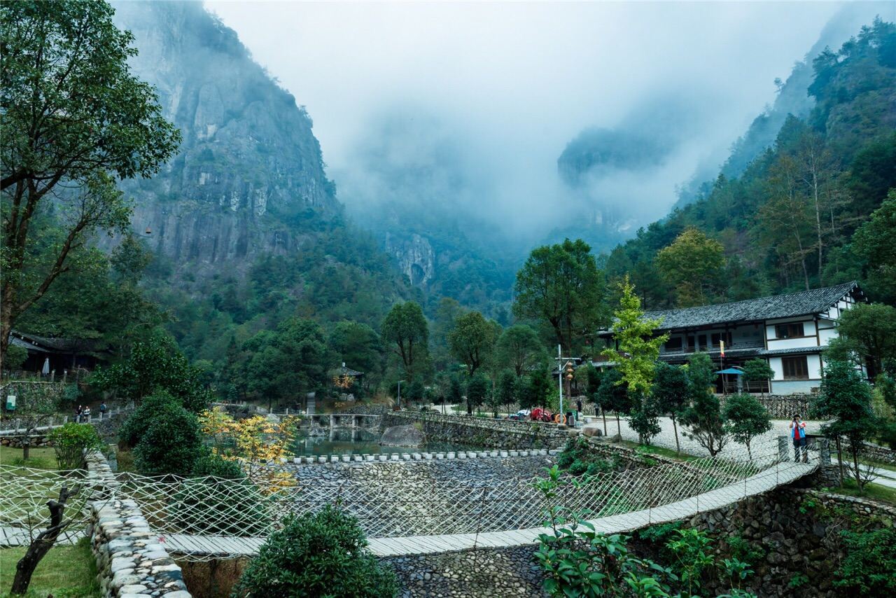 永嘉百丈瀑景色，堪称楠溪江一绝