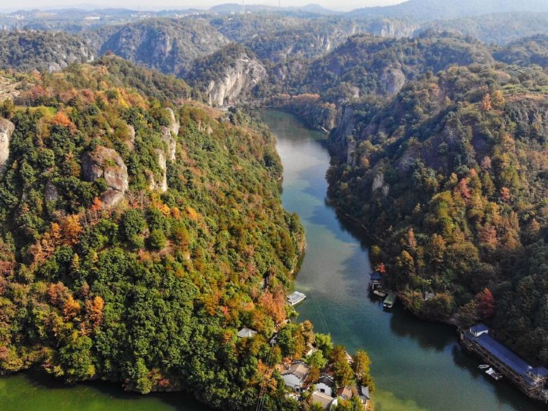 天烛湖仙境景区