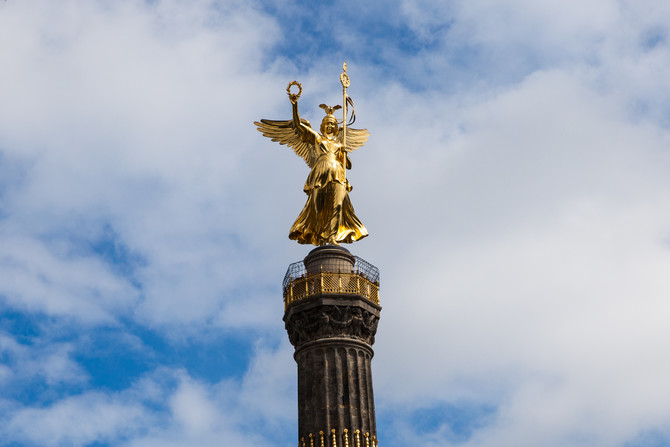 基辅独立广场纪念柱图片