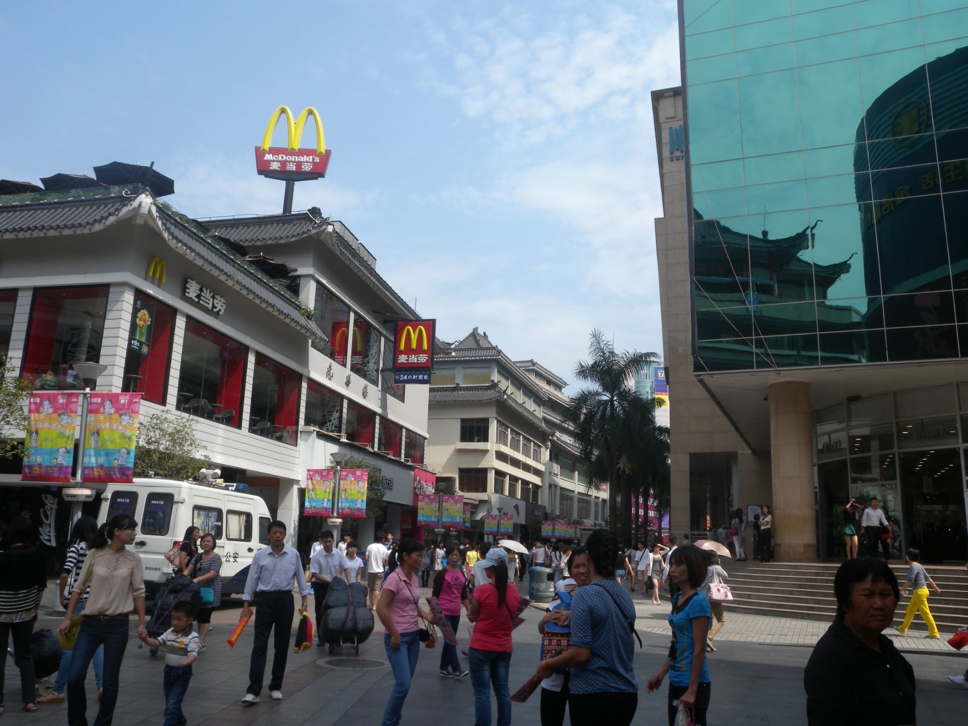深圳东门步行街购物攻略,东门步行街物中心/地址/电话/营业时间【携程