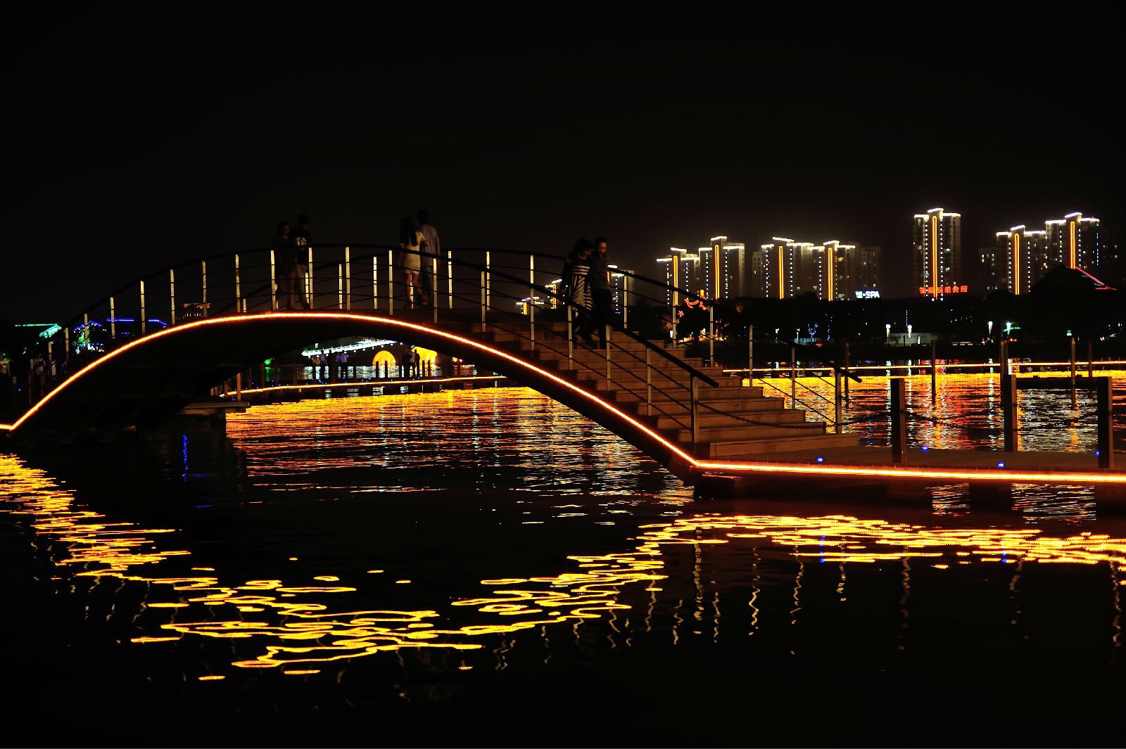 2023金鸡湖游玩攻略,因为晚上金鸡湖的夜景非常迷...【去哪儿攻略】