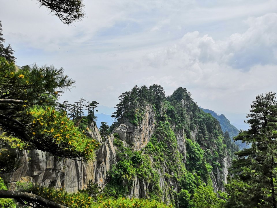宝天曼生态旅游区