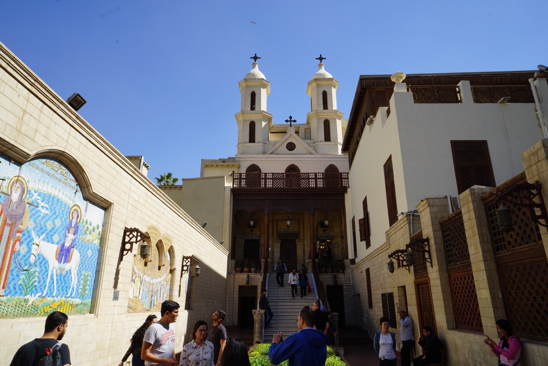 【携程攻略】开罗悬挂教堂景点,对于经历了罗马和穆斯林的多年统治