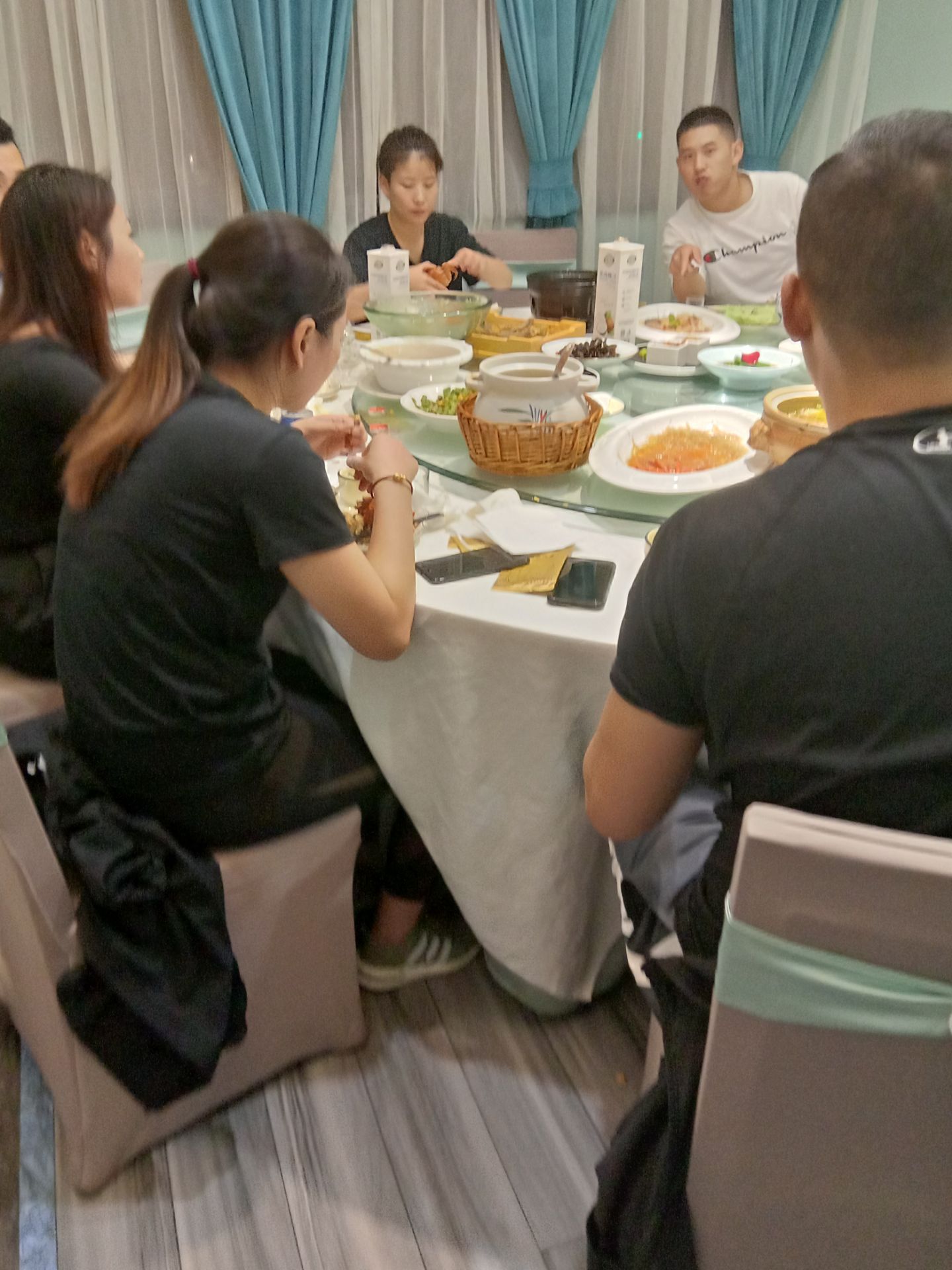 2021一麦大酒店美食餐厅,老板带着大家出来聚聚,每次. 【去哪儿攻略】