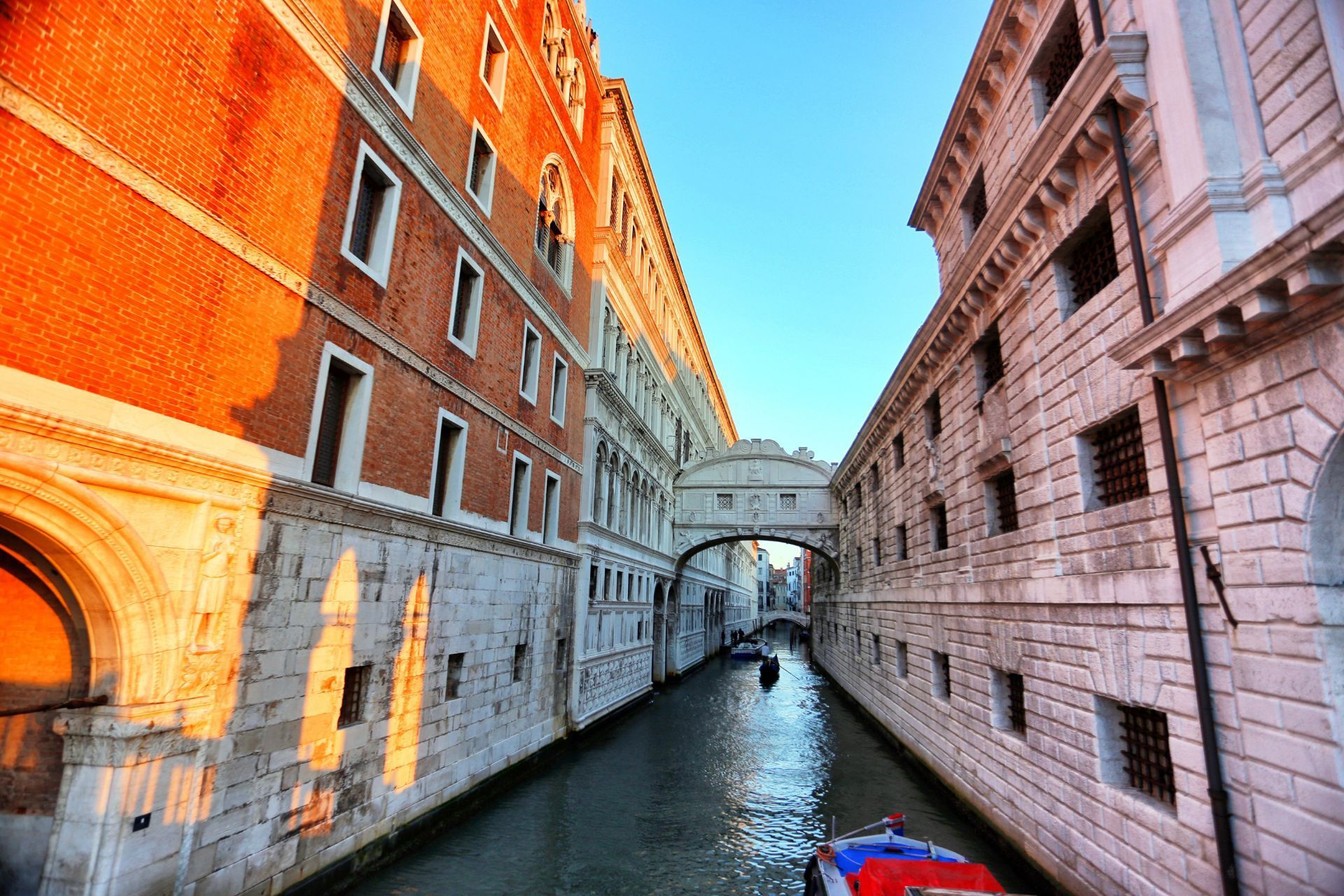 Famous Canals in Venice, Italy Free Stock Photo | picjumbo