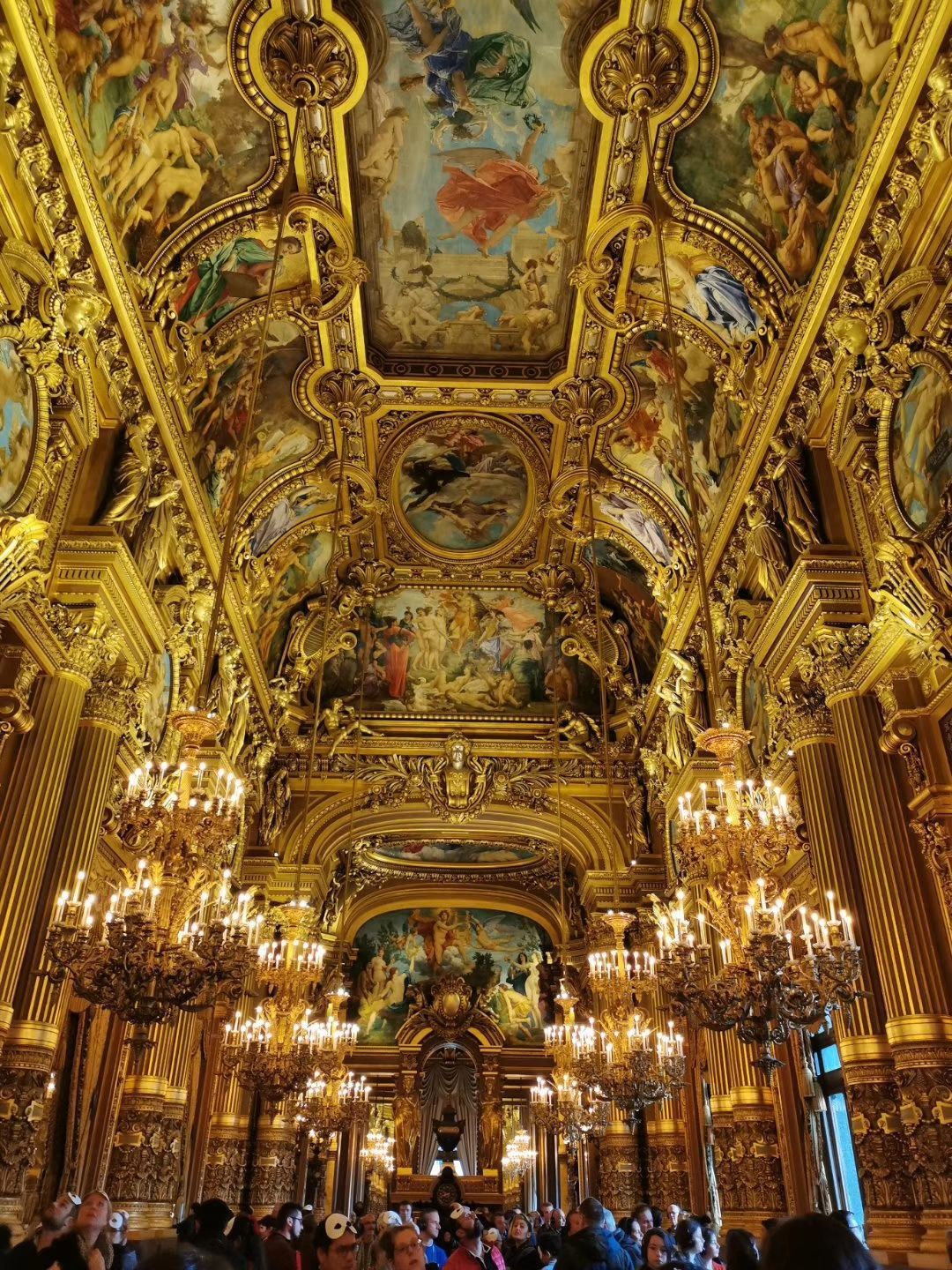 雄伟的巴黎歌剧院摄影图高清摄影大图-千库网