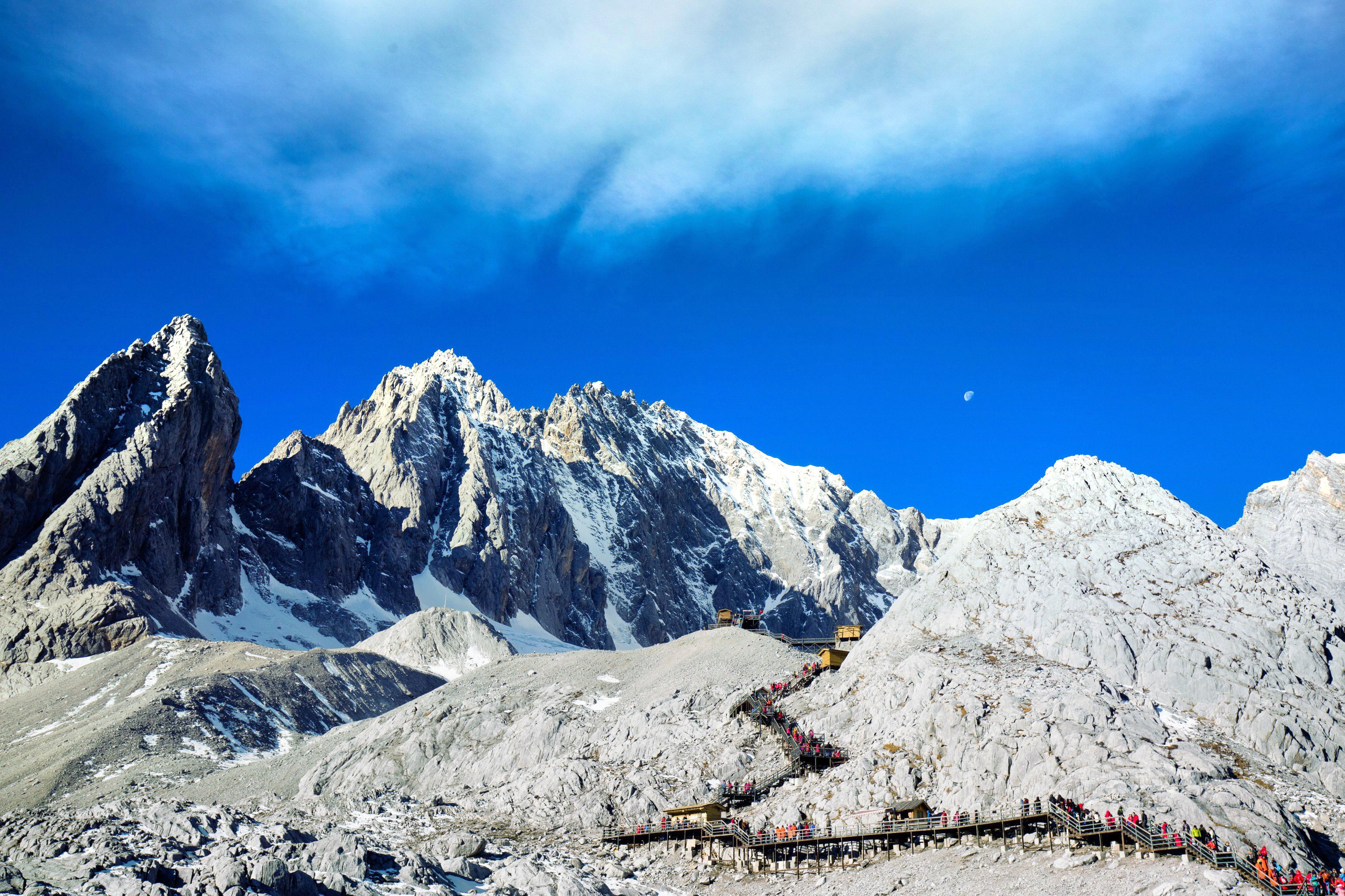 冰川公园 直线距离428m