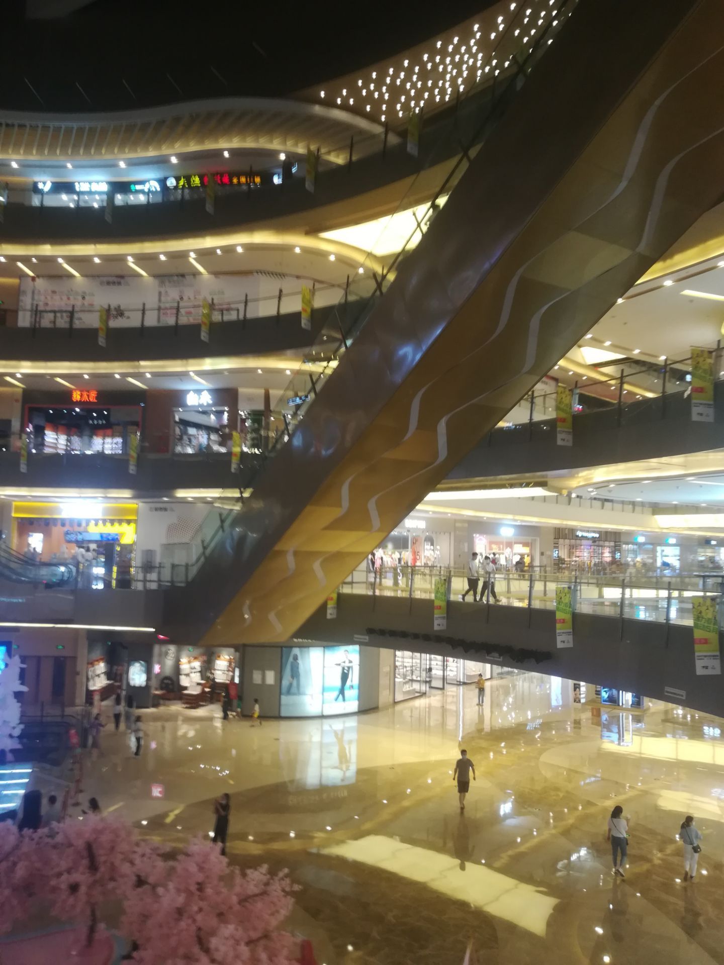 【携程攻略】宁波环球银泰城购物,大型综合商场,各种商品齐全,吃喝