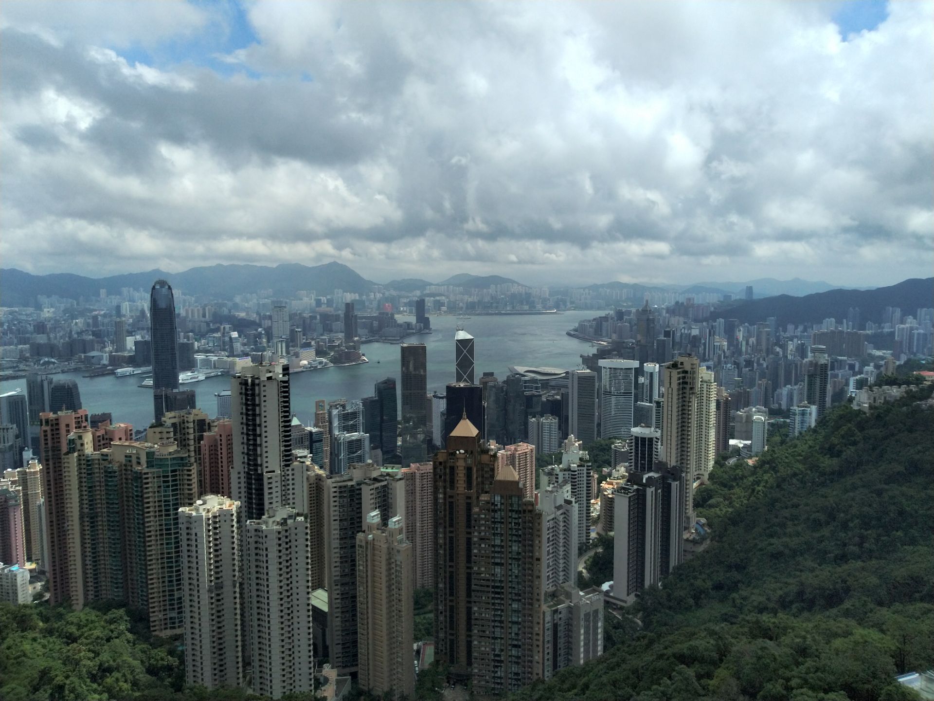 【携程攻略】香港凌霄阁景点,凌霄阁是太平山观看维多利亚港和香港