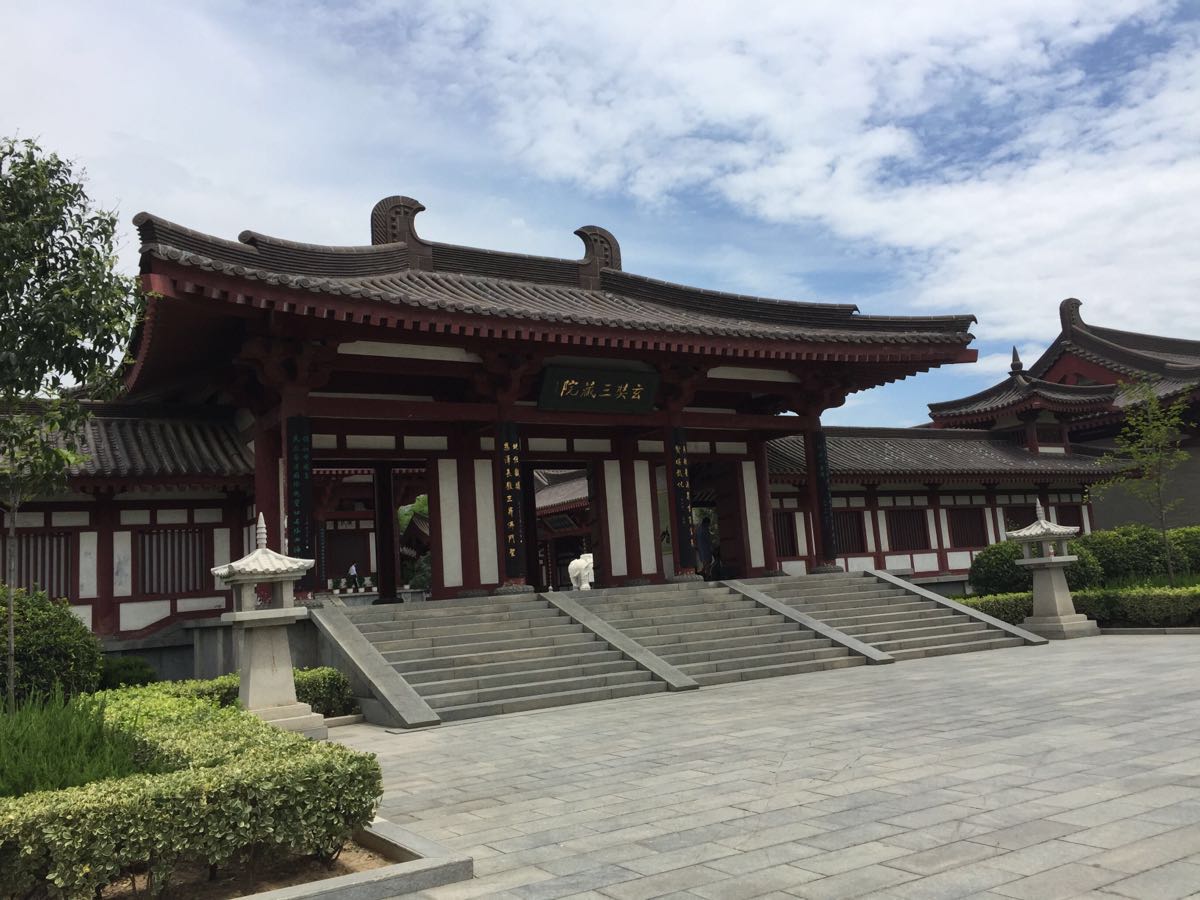 携程攻略】西安大雁塔景点,大慈恩寺绝对是我见过最具有号召力的寺庙