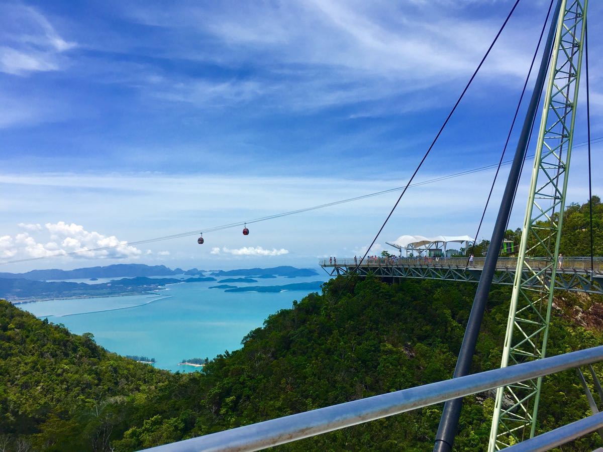 【携程攻略】吉隆坡云顶高原一日游娱乐点,仙境一般的天空之桥.