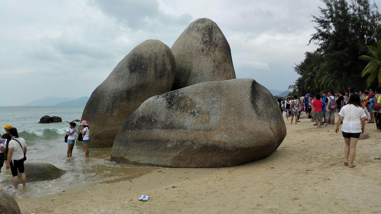 【携程攻略】三亚天涯海角景点,天涯海角,就是海滩上的奇石,形态各异
