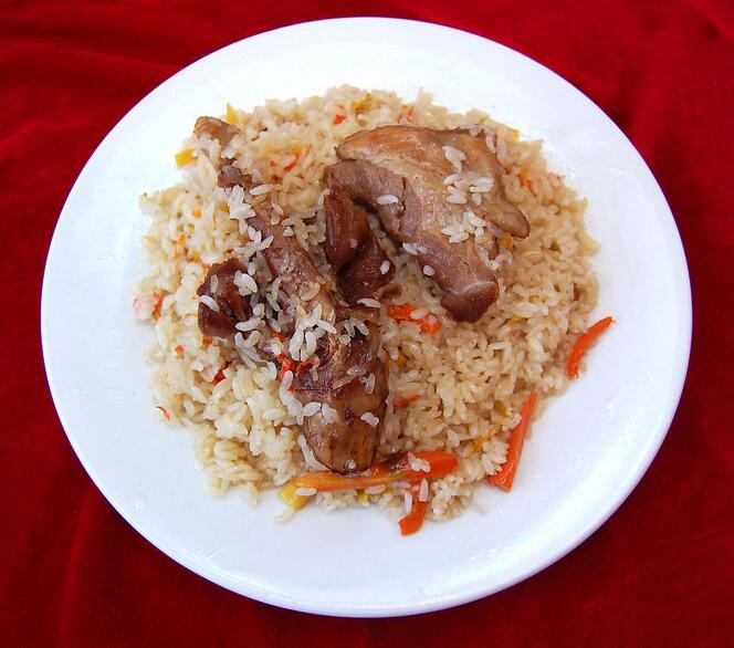 【携程美食林】尼勒克原始羊肉抓饭餐馆,原始羊肉抓饭是伊斯兰清真餐