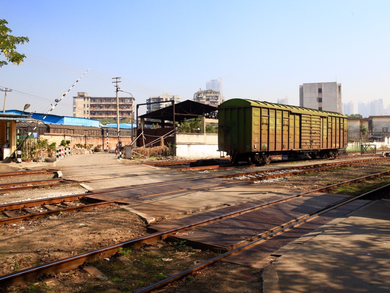 芳村石围塘火车站图片