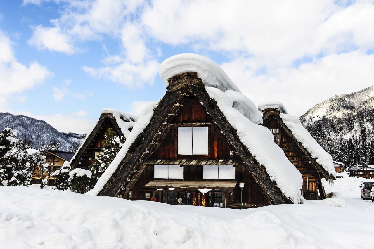 村白川乡景点,冬天,尤其是大雪天,特别是大雪后放晴,尤为值得去,合掌