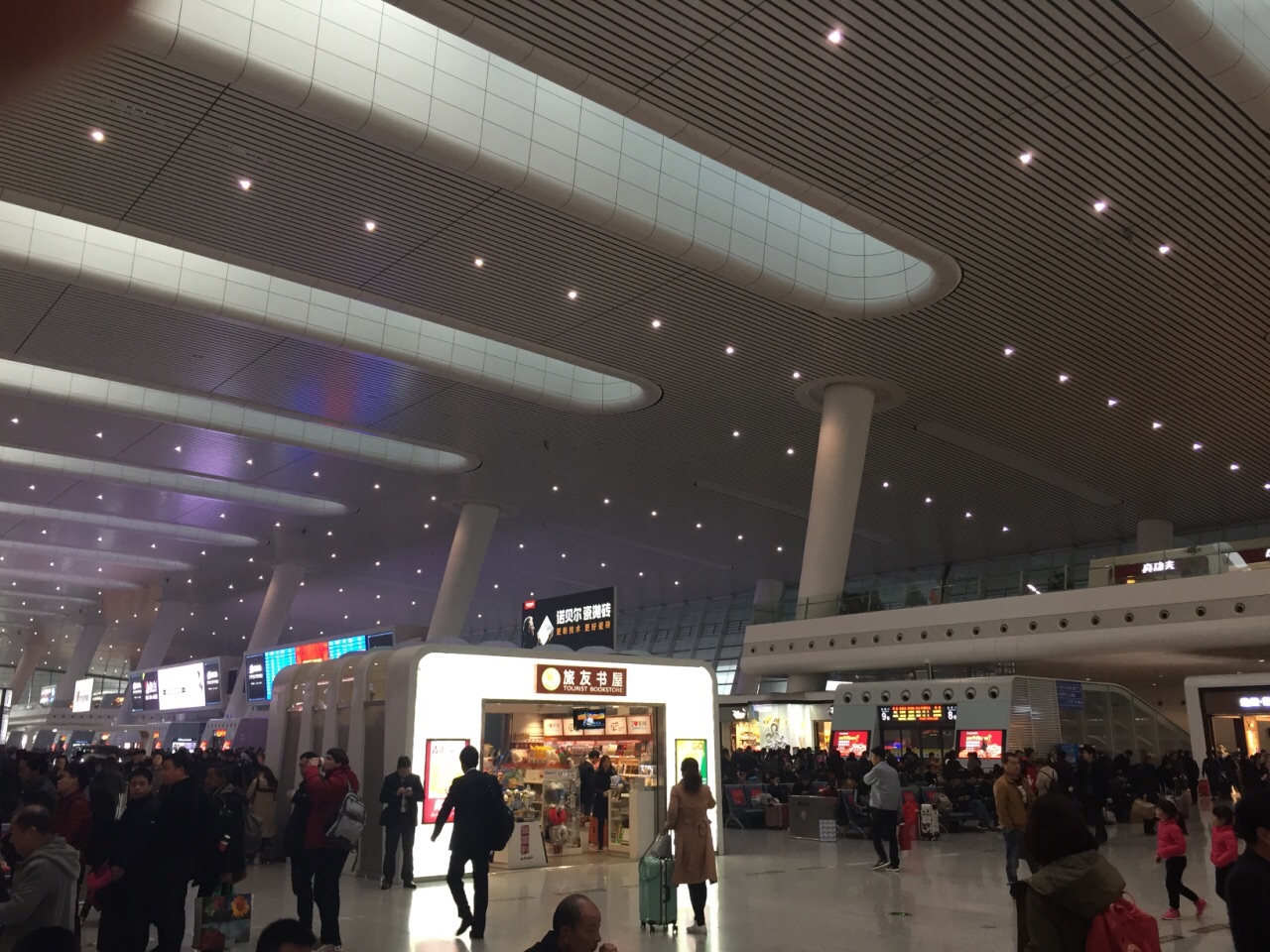杭州东站内部图片