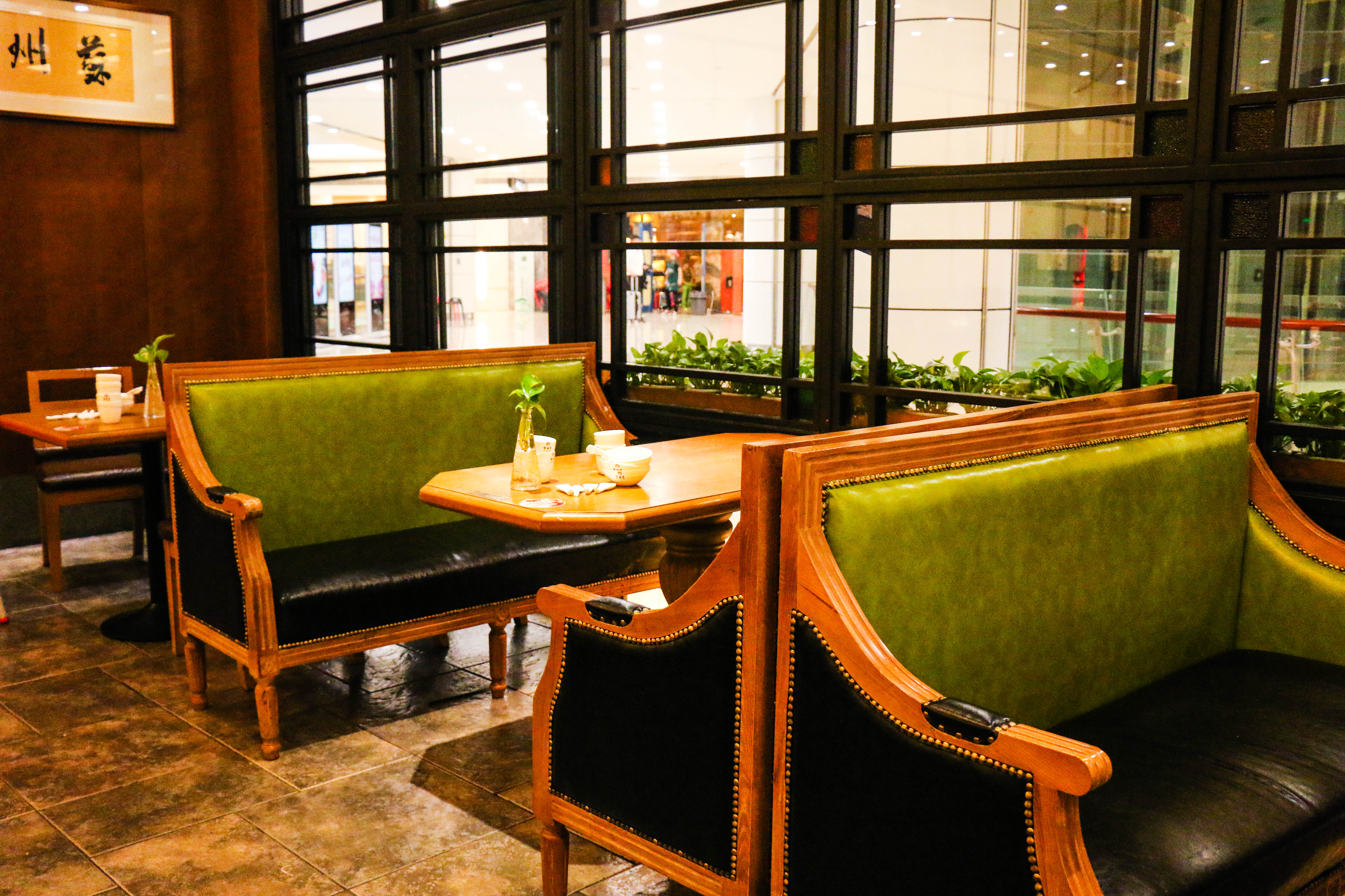 新梅华餐厅(邻瑞广场店)