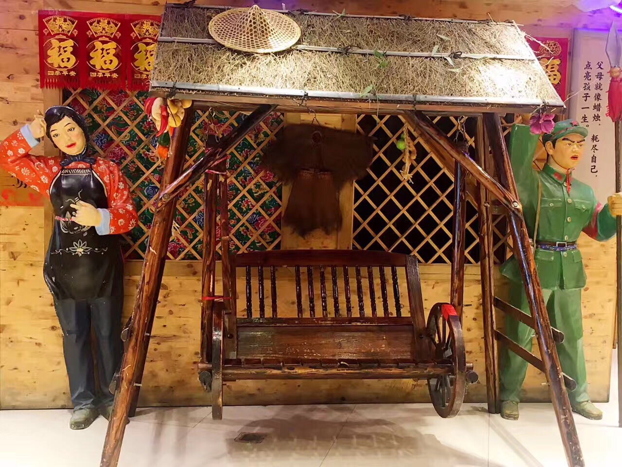 【携程美食林】哈尔滨关东大院(哈尔滨大街店)餐馆,一楼右侧有墙上的