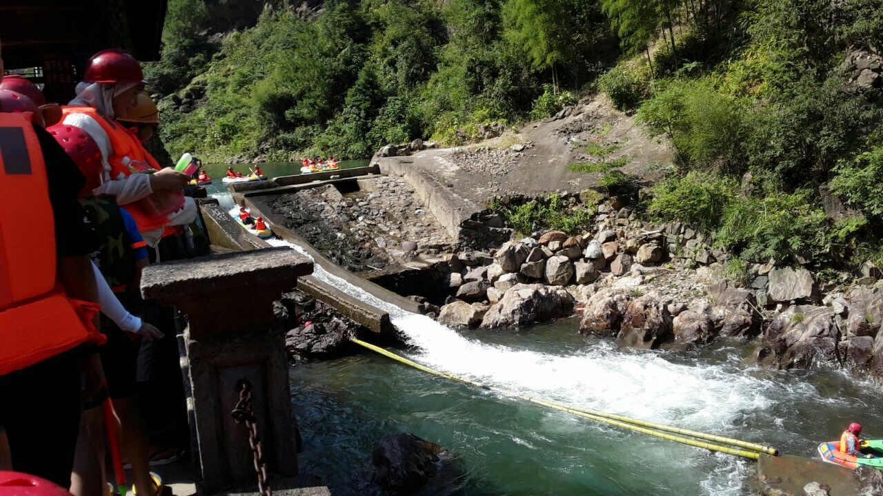 龍王山峽谷漂流