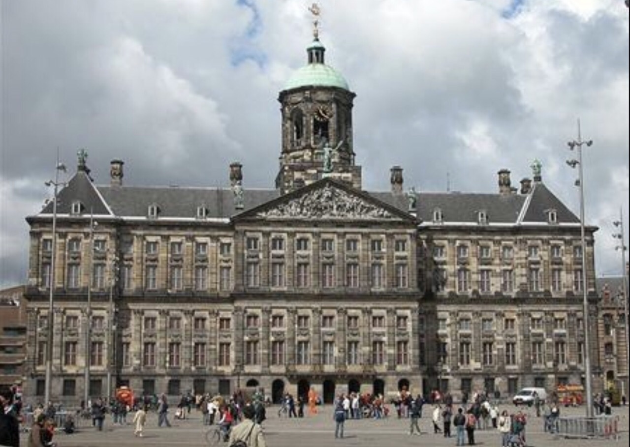 荷兰阿姆斯特丹水坝广场的皇宫。大坝平方米高清摄影大图-千库网