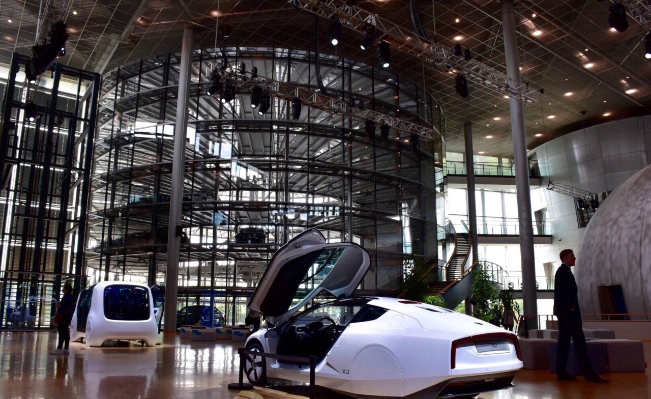 老城区历史建筑到处都在维修,但是今天有此行最好的云 大众的玻璃工厂