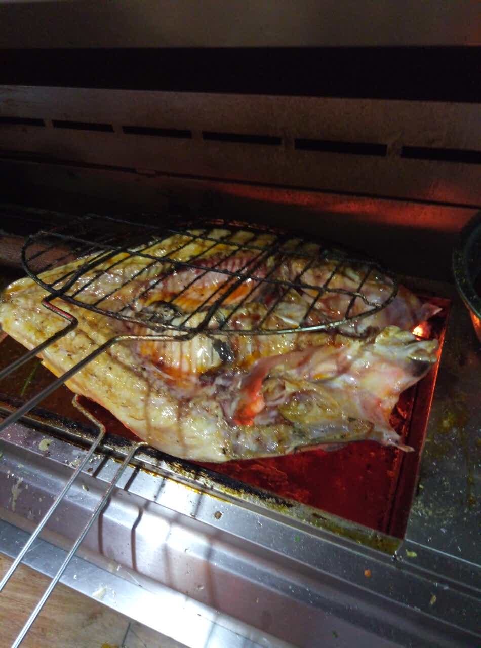 大地烧烤三江烤鱼