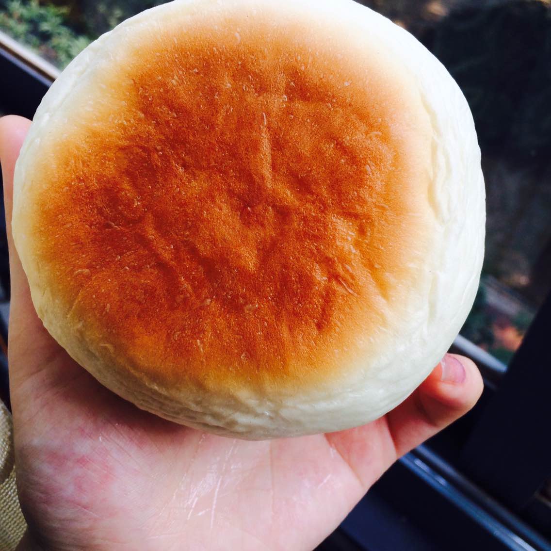 哈哈哈乳香包口味很好绵绵软软的的确很香且长的也很好看啊颜值高白白