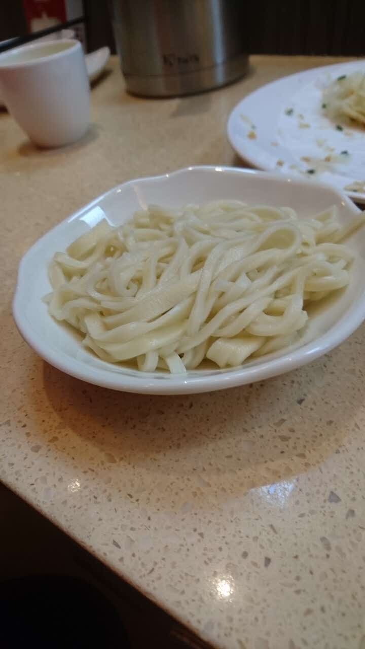 说好的加面,就直接收走我的汤碗,直接给我个这样的面,我真的想问问