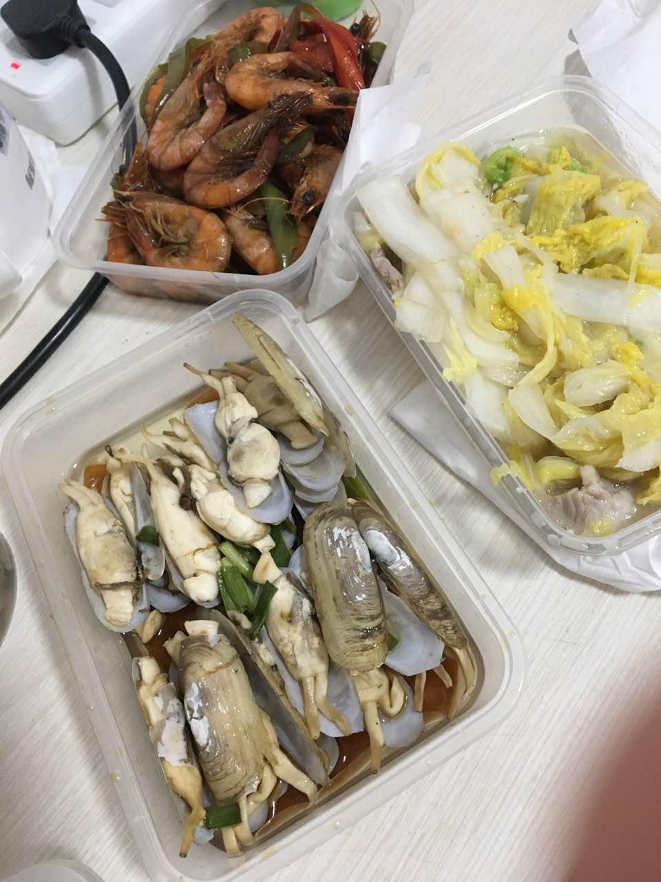 经常买晚饭的地方,要是有外卖就好了,整体速度还是很快的.