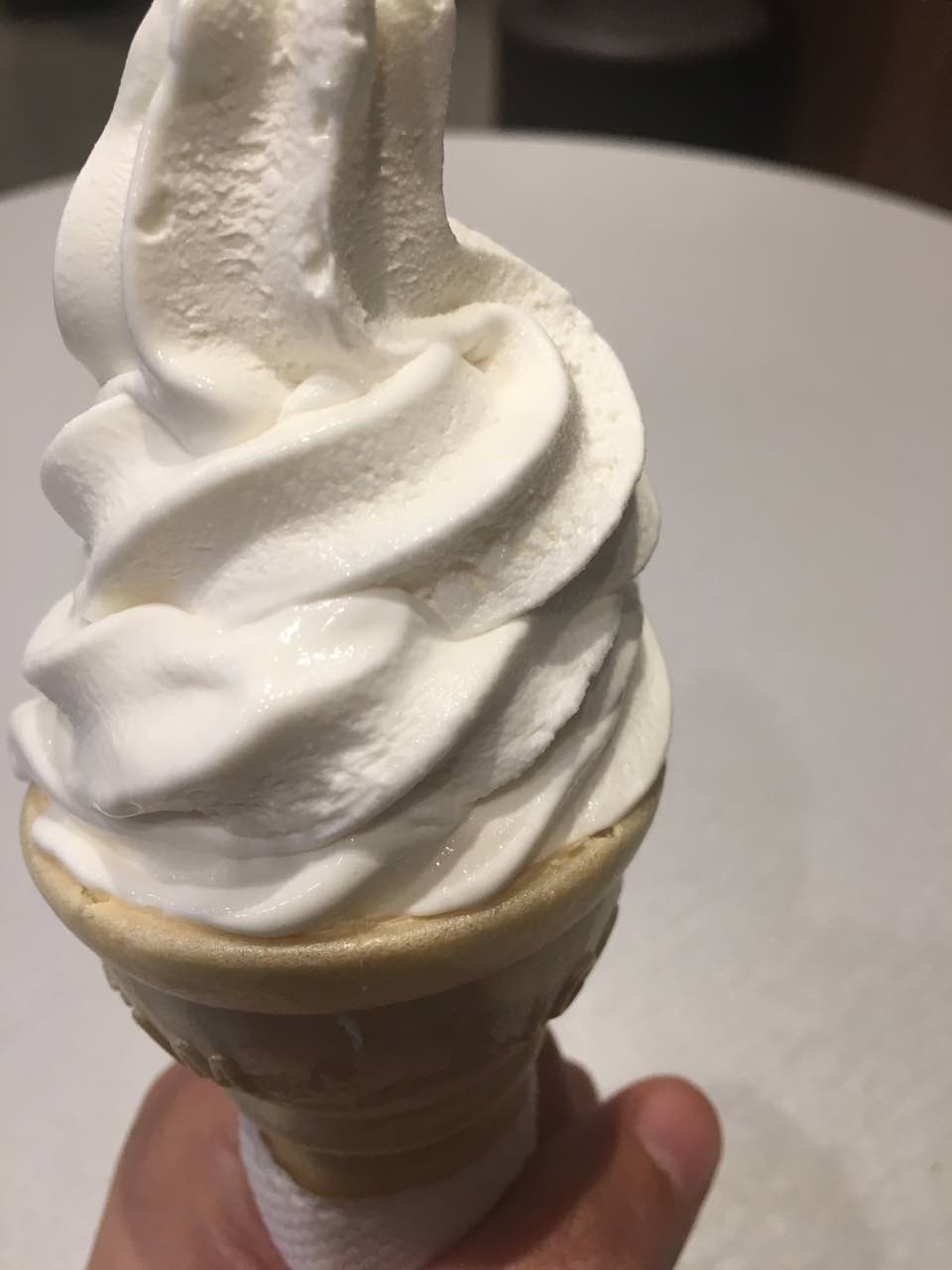 好吃的香草味甜筒,3元钱一个又香又凉爽,经常吃的冰淇淋之一