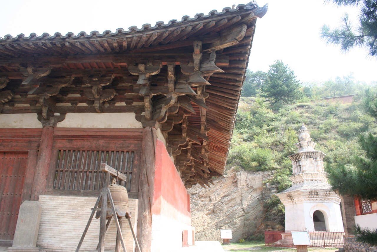 中国首次发现的唐代建筑——佛光寺大殿_梁思成
