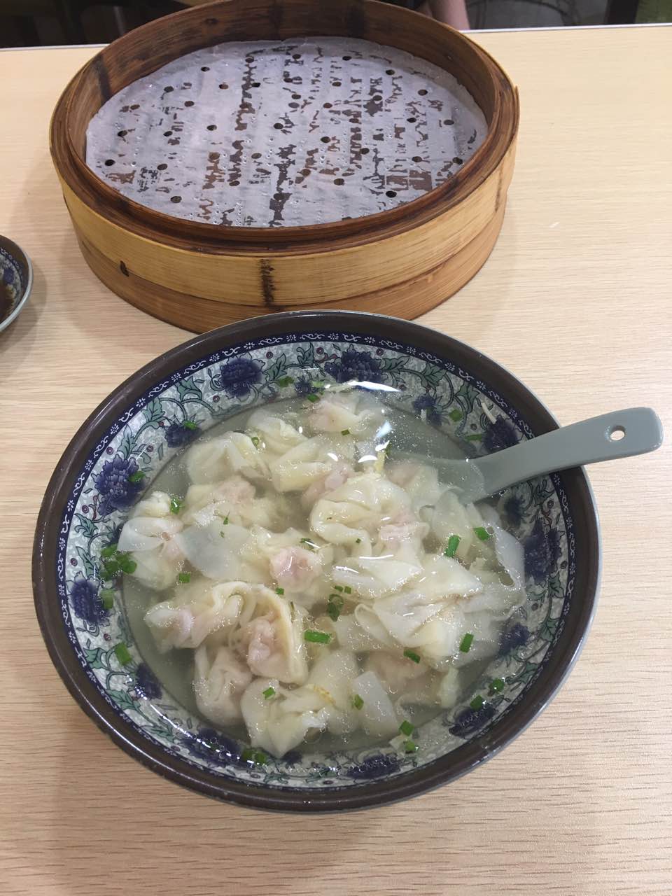 好吃的小笼好吃的馄饨,价格不贵质量不错,吃的满意放心